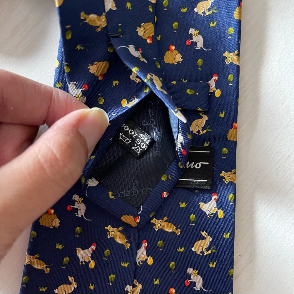Salvatore Ferragamo 100% silk