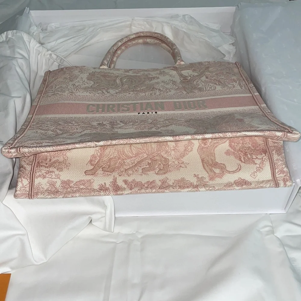 Dior pink toile