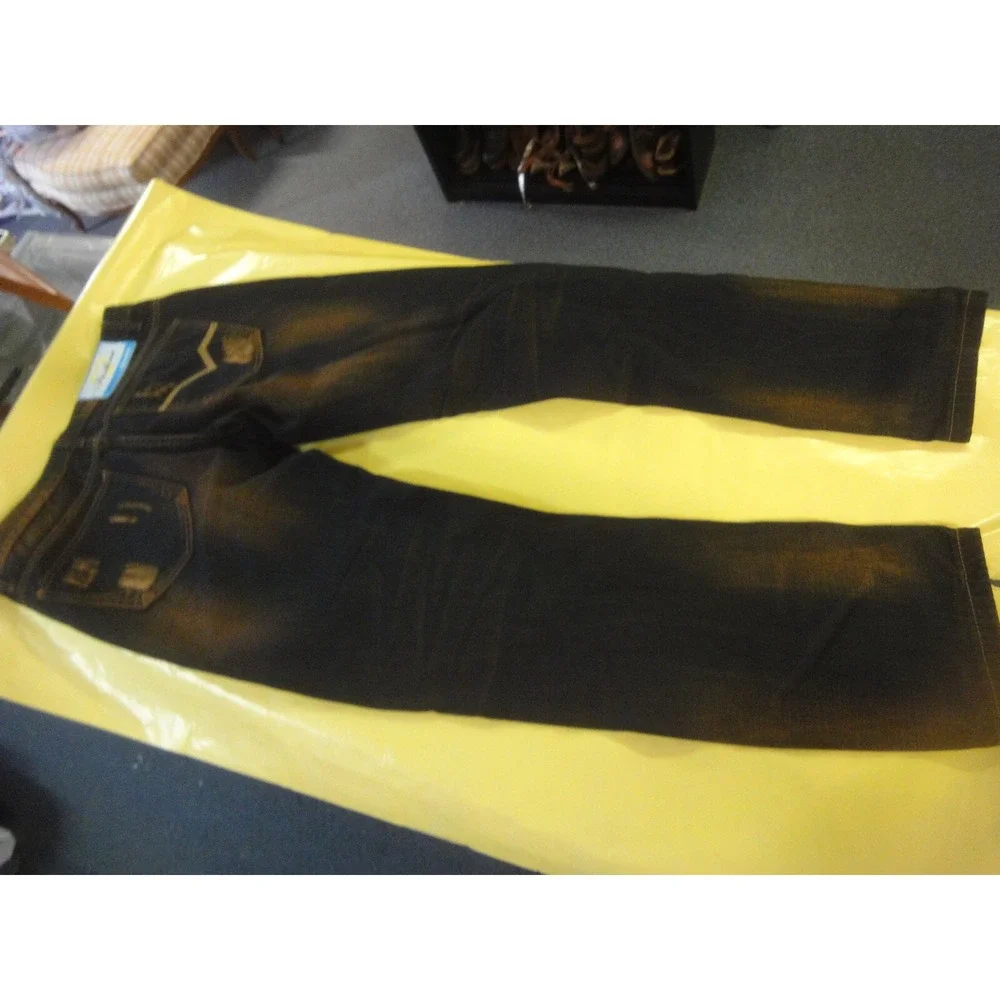 Fashionista pre owned