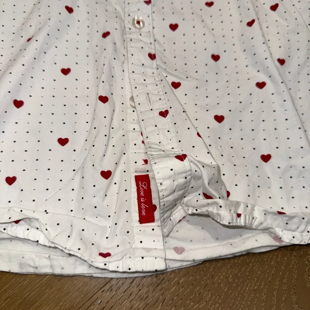 Denim & Flower White Short-Sleeve Button-Down‎ Shirt with Red Heart Print