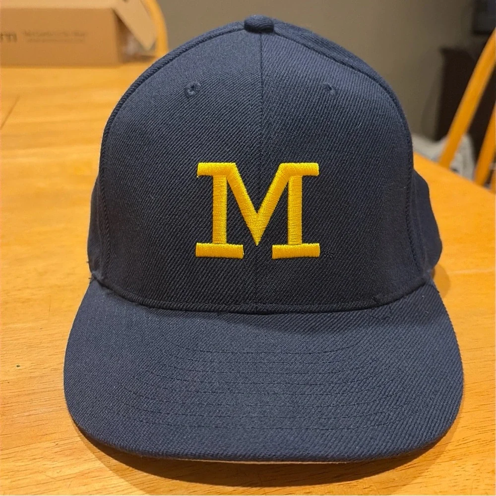 University of Michigan Nike fitted hat 7‎ 3/8