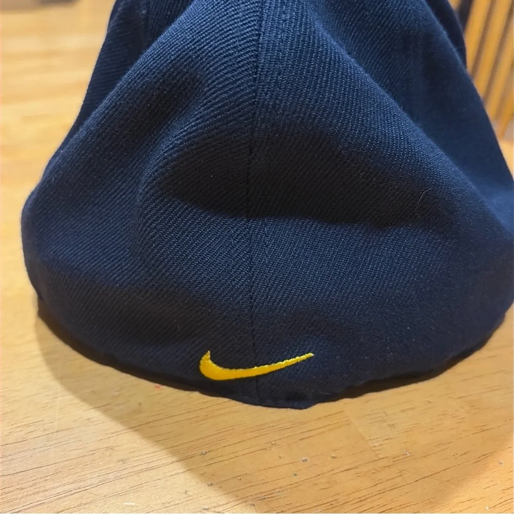 University of Michigan Nike fitted hat 7‎ 3/8
