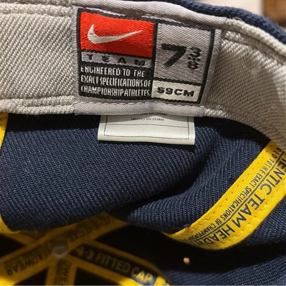 University of Michigan Nike fitted hat 7‎ 3/8