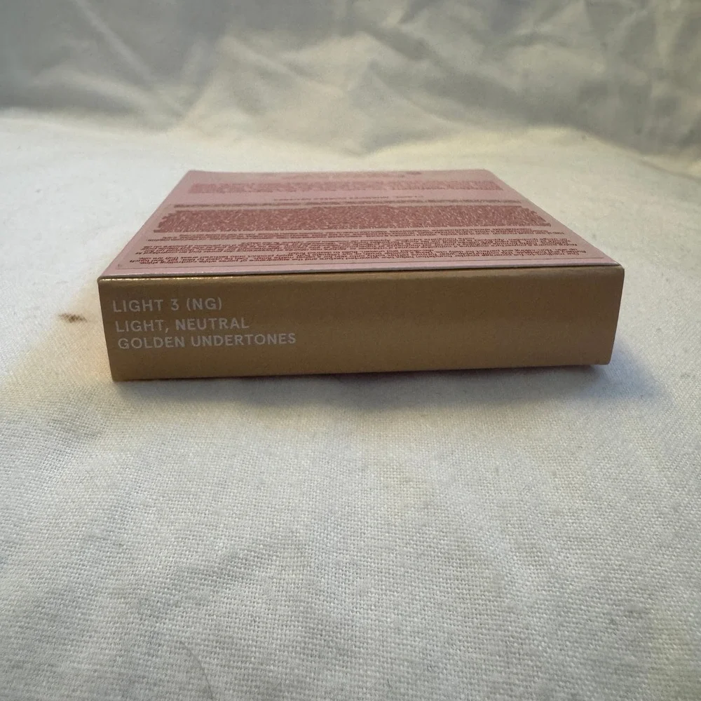 NEW, ONE/SIZE Turn Up The Base Versatile Foundation Powder‎ - Light 3 NG