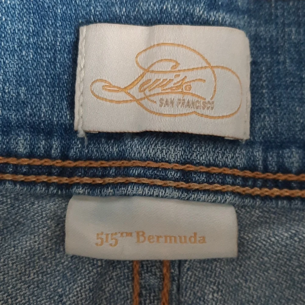 Levis bermuda shorts