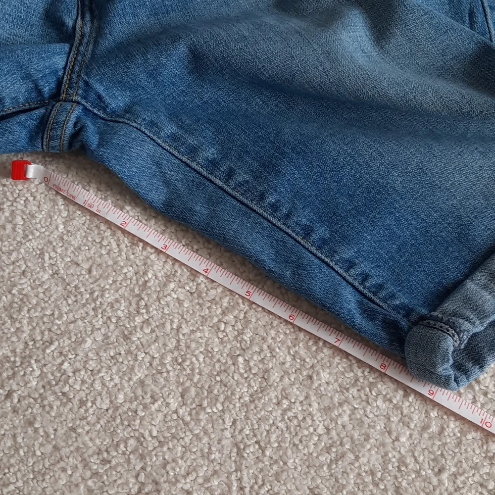 Levis bermuda shorts