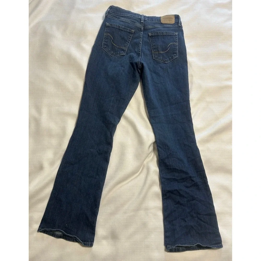 Signature by Levi Strauss no or stains