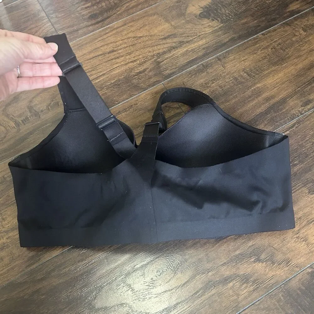 Victorias Secret 40D Knockout Front Zip Close Racerback Sports Bra Black