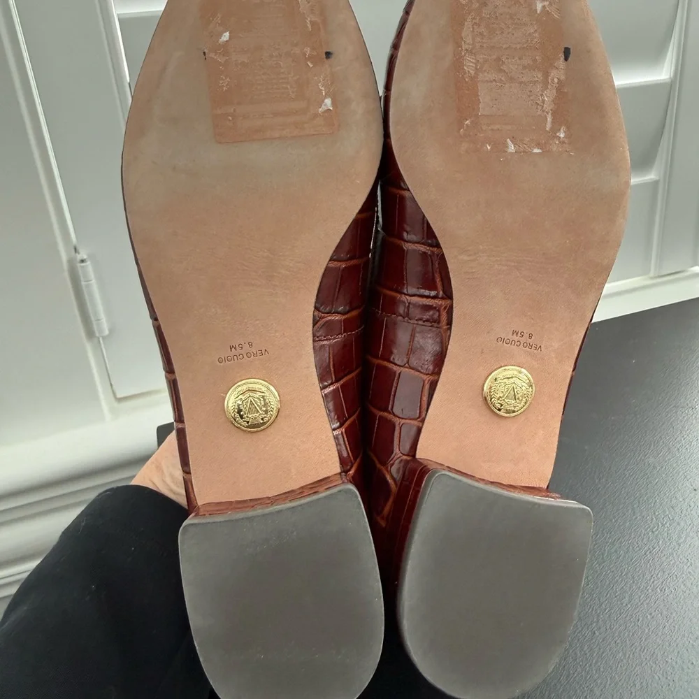 Veronica Beard brand	 style	pumps
