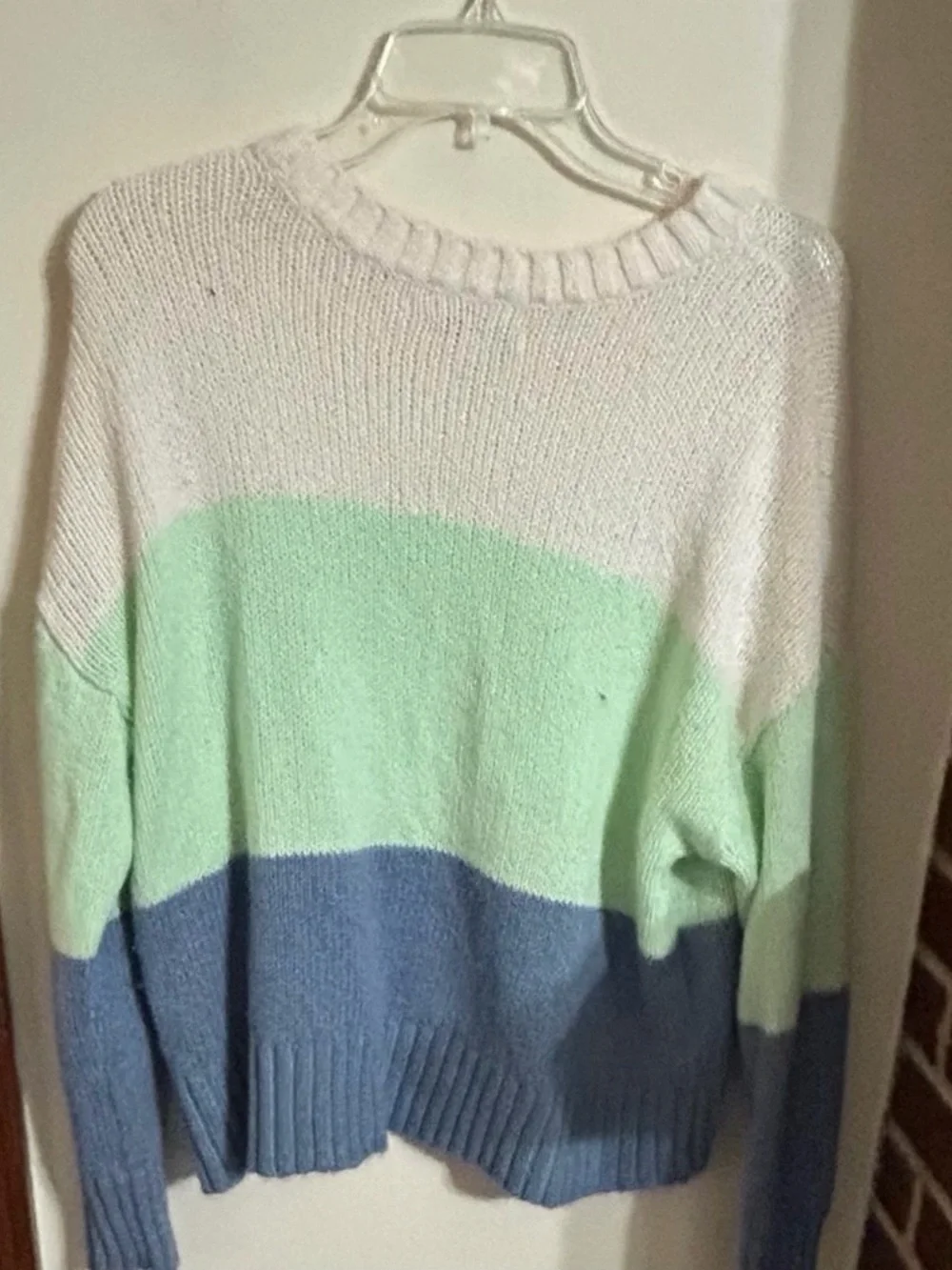 American Eagle Outfitters Size Medium Green White & Blue Crewneck Sweater