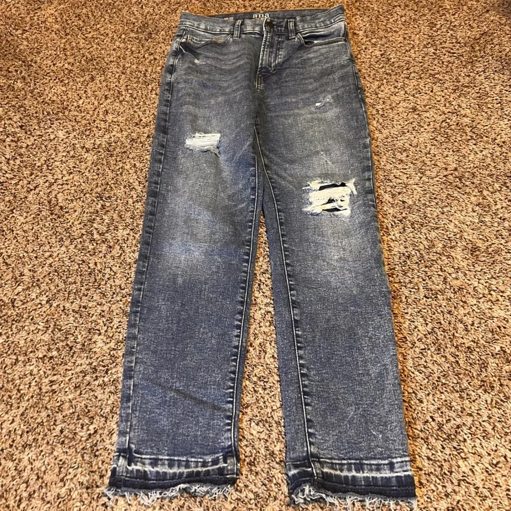 ANA High Rise Straight Jeans Women's Size 4 Distressed Wash Frayed‎ Hem