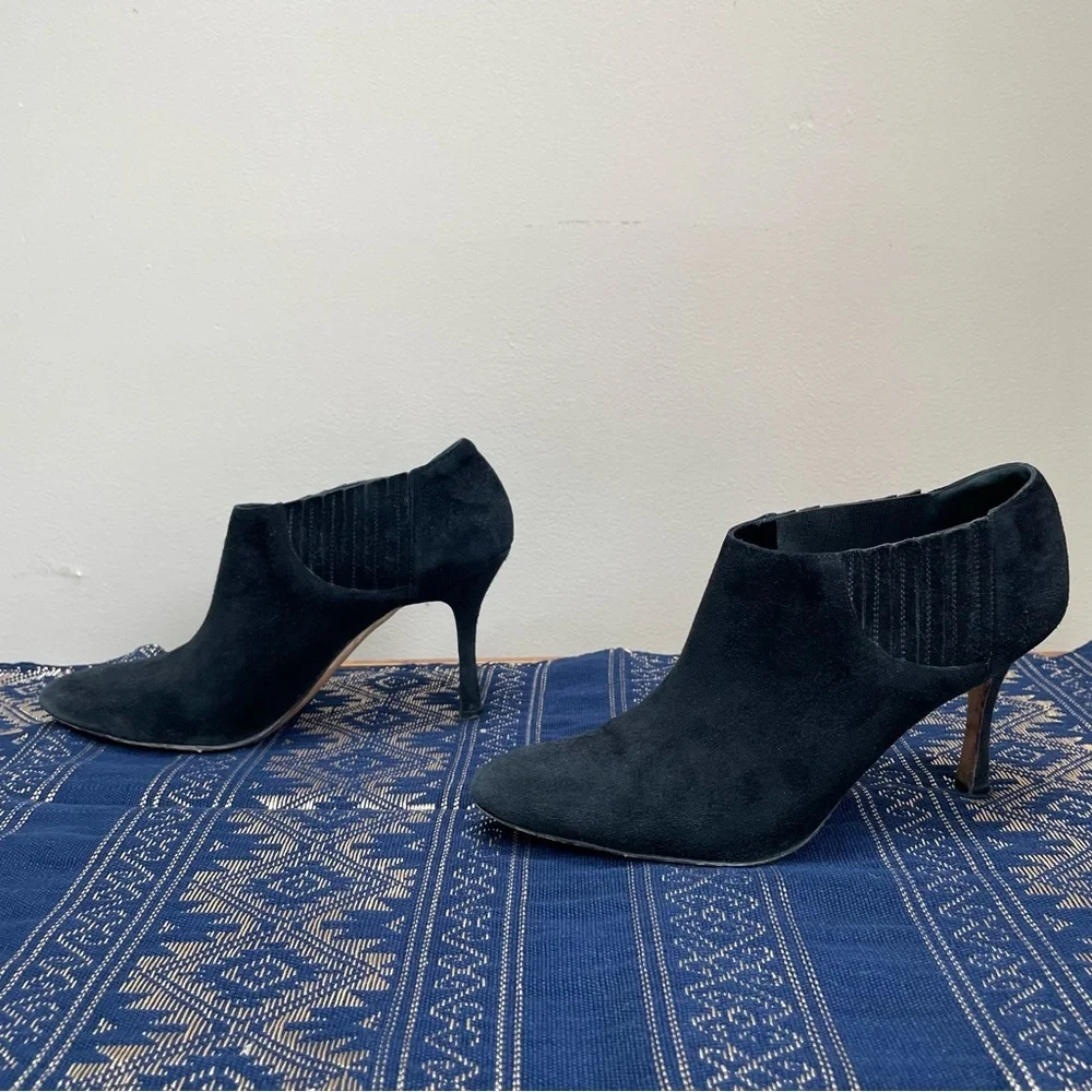 Manolo Blahnik good please