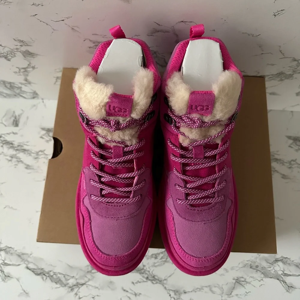 UGG new authentic