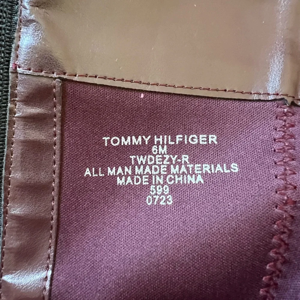 Tommy Hilfiger black side