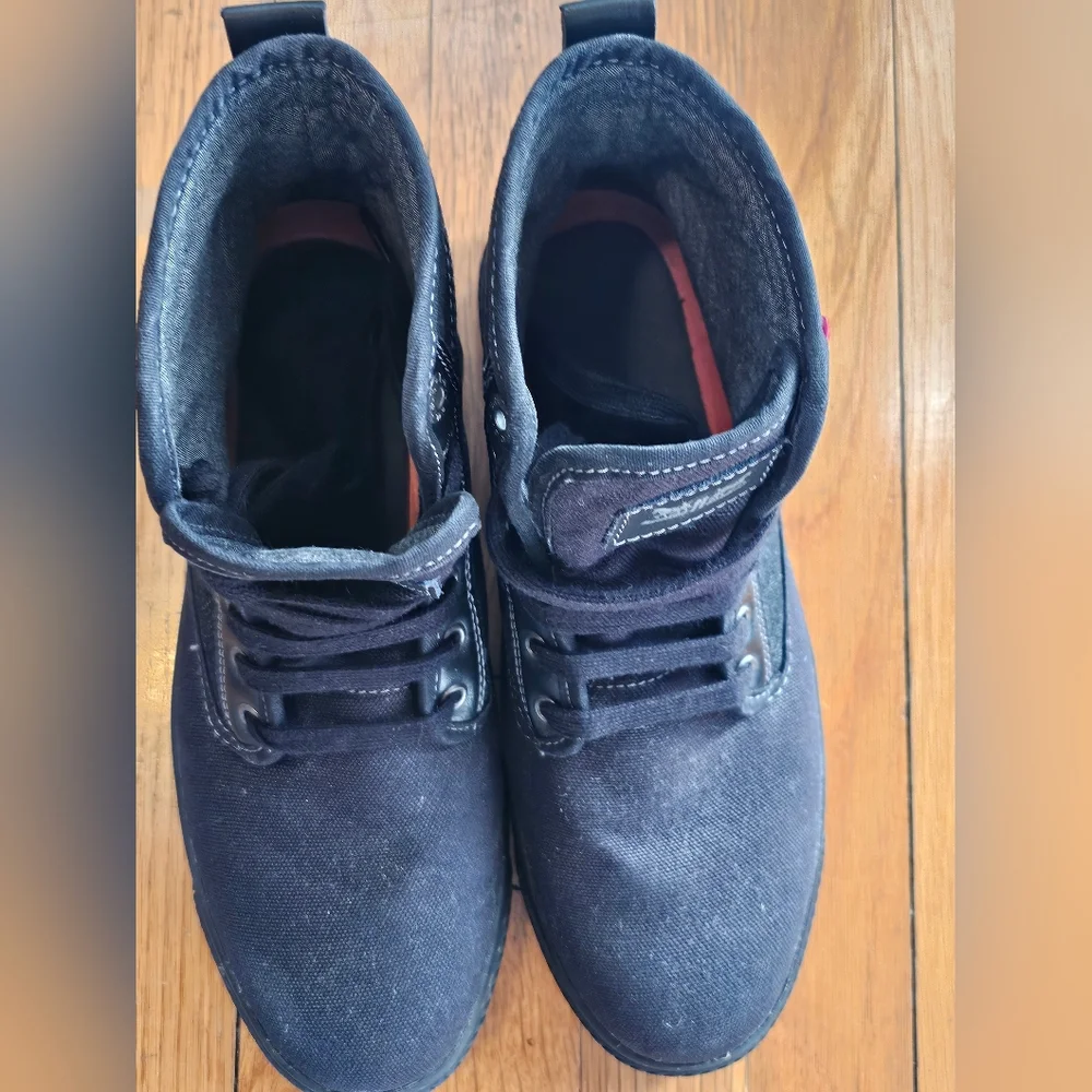 Levis pre loved