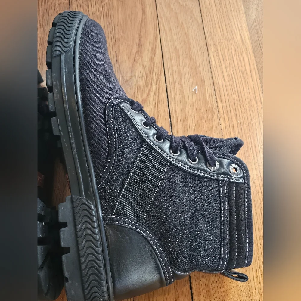 Levis pre loved