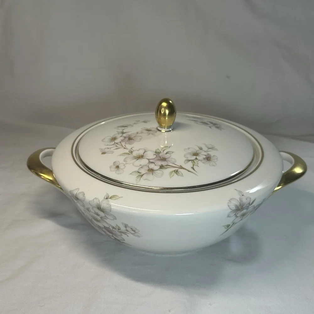 Tirschenreuth Bavaria Dogwood Round Covered Vegetable Tureen‎ Pasco 1147 Germany
