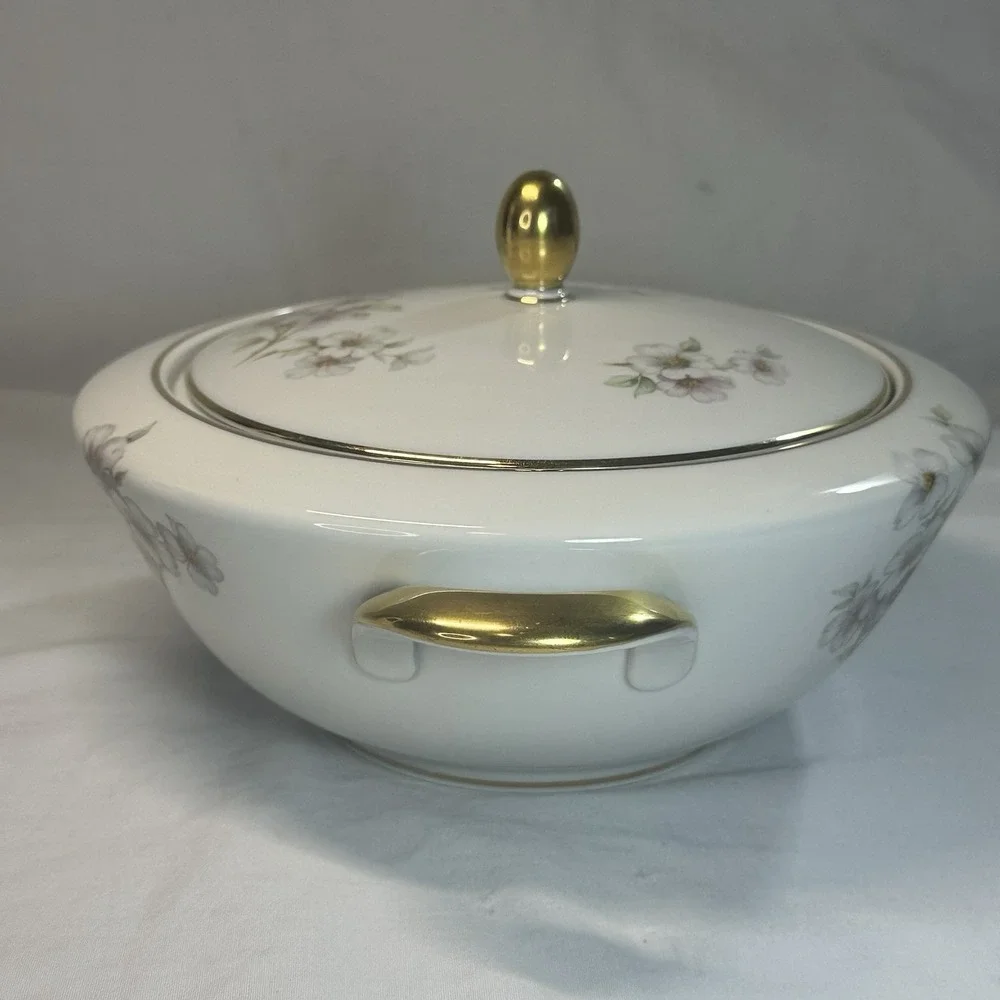 Tirschenreuth Bavaria Dogwood Round Covered Vegetable Tureen‎ Pasco 1147 Germany