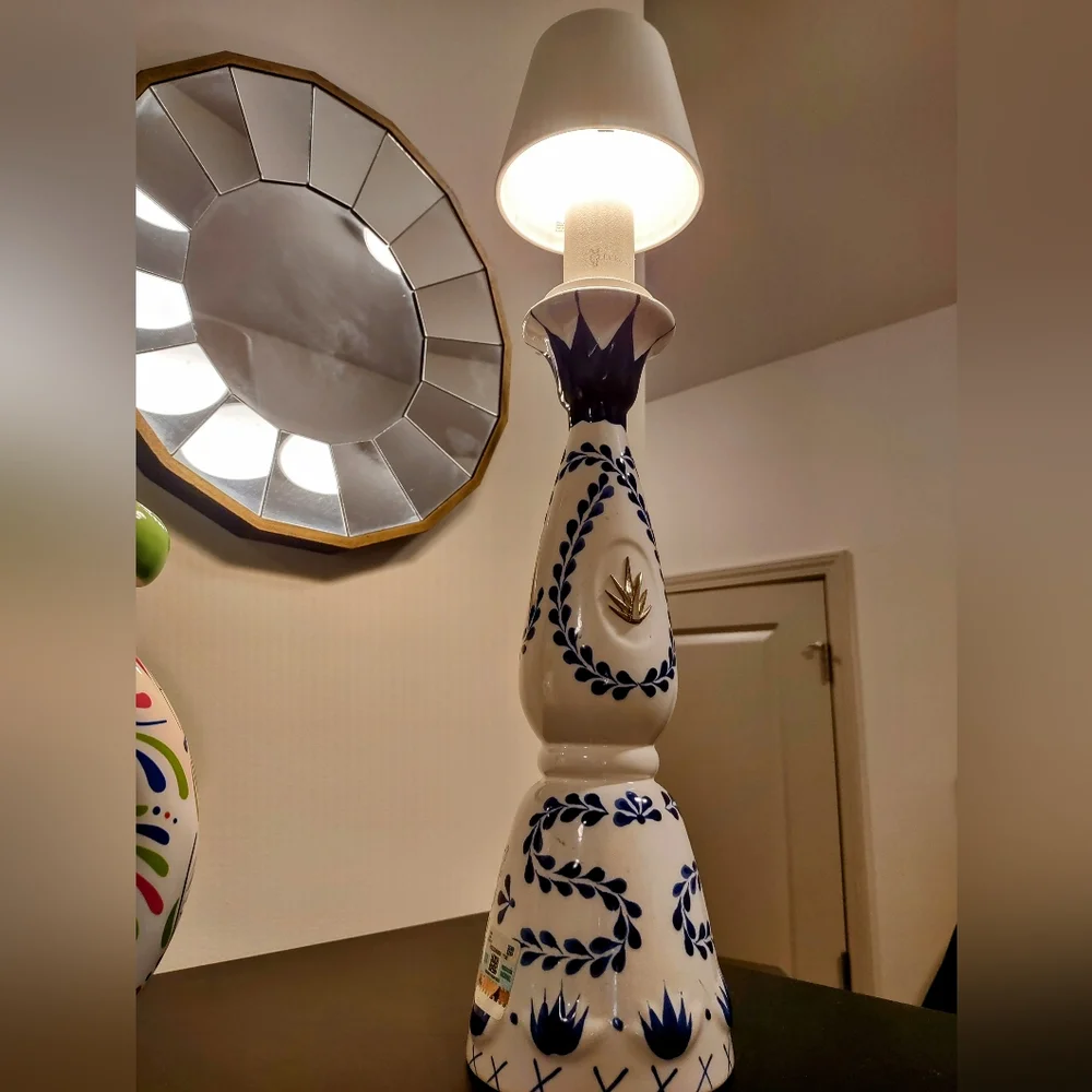 Clase Azul comes removable