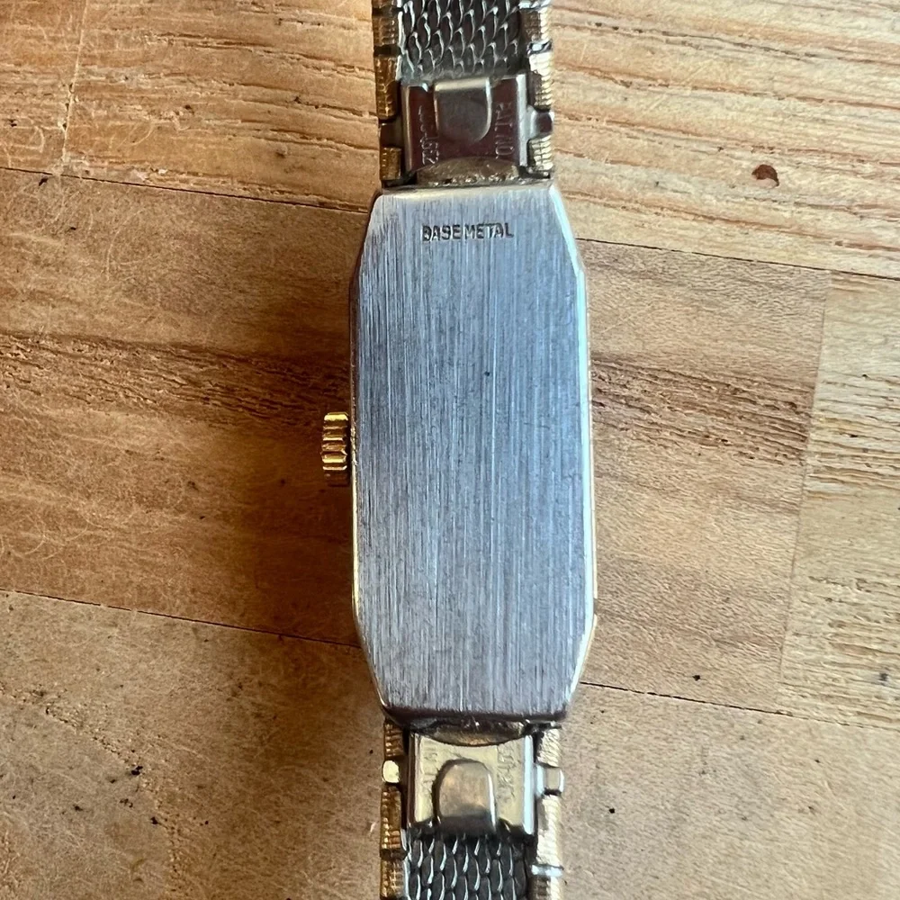 Vintage Wittnauer ladies dress watch 10k gold plated with diamonds NEW BATTERY