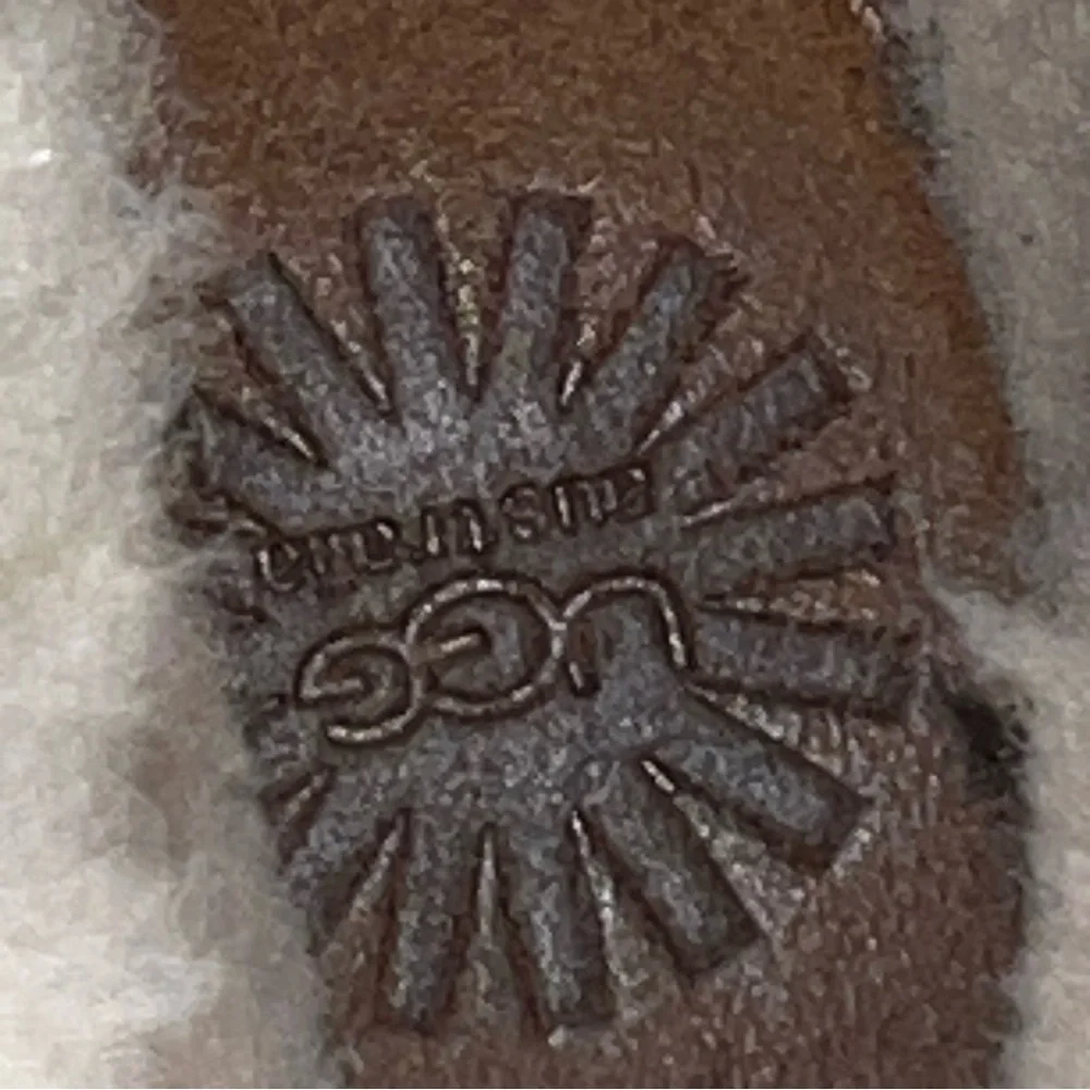 UGG australia cove
