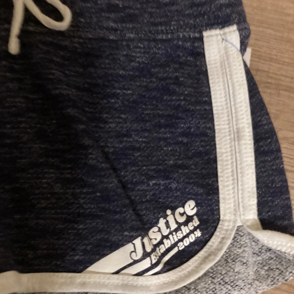 Justice Gray Activewear Athletic Shorts White Trim 7 GUC Cotton Blend Elastic