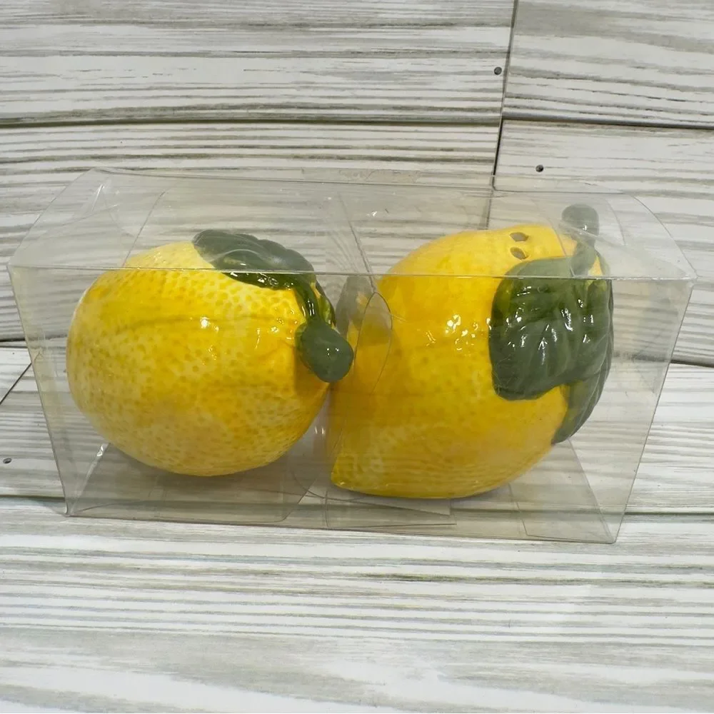NWT 4 LEMON MEASURING CUPS AND SALT & PEPPER CERAMIC‎ SHAKER SET