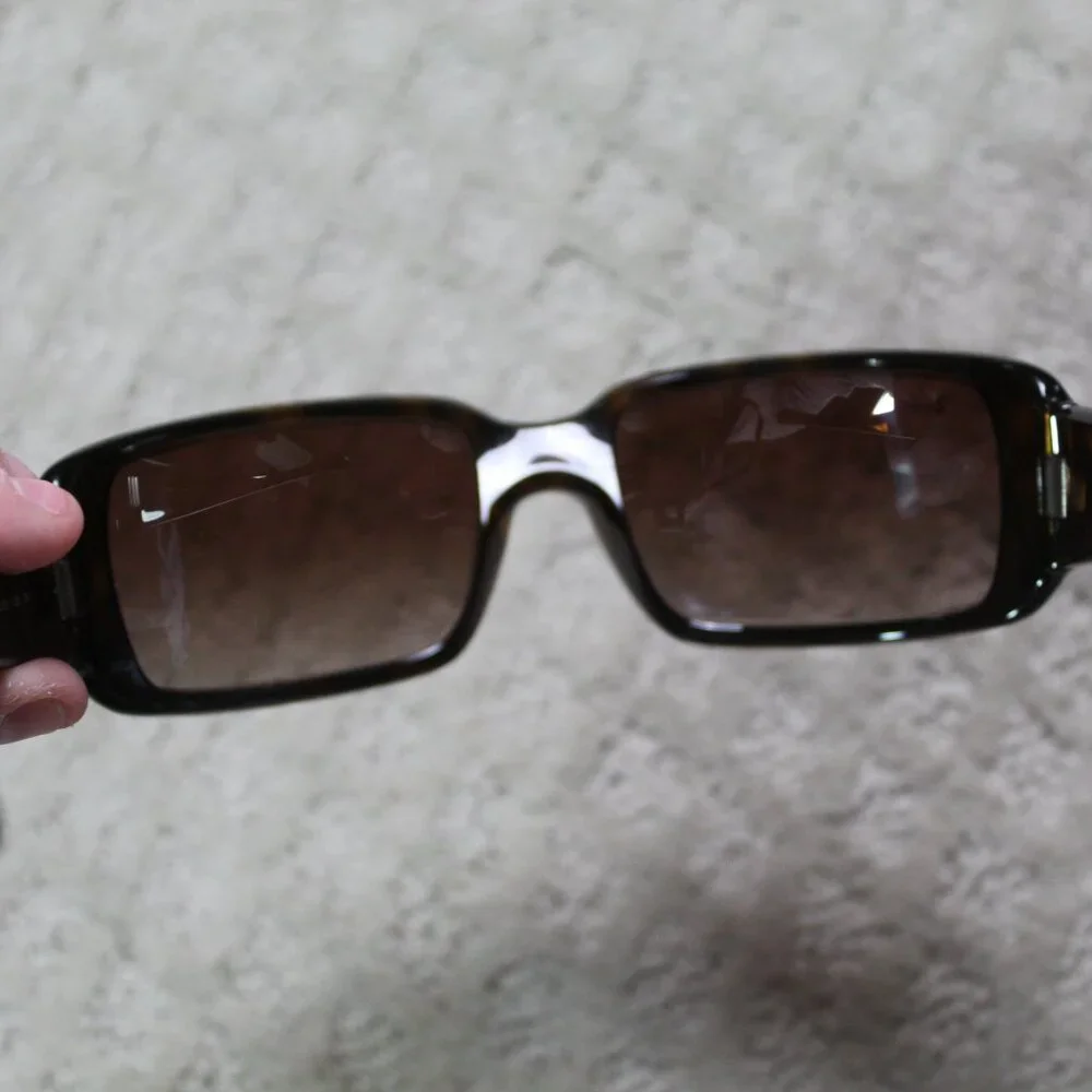 Ray-Ban product pair