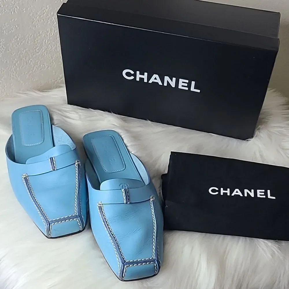CHANEL preloved mule