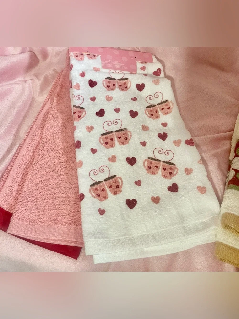 Set of 4 Decorative Kitchen Towels - Heart & Floral Designs