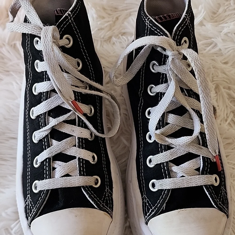 Converse stylish black
