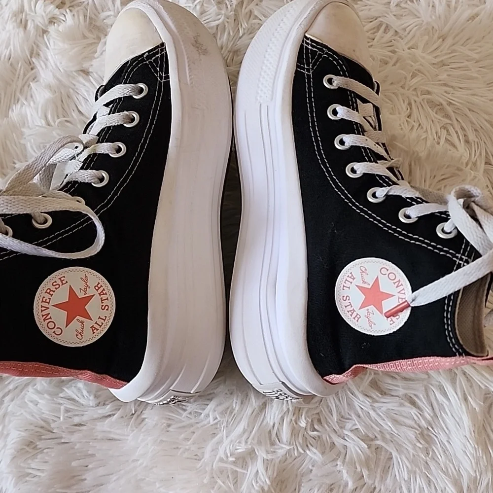Converse stylish black