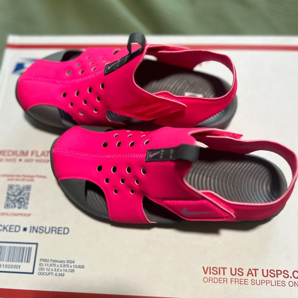 Nike nwt little
