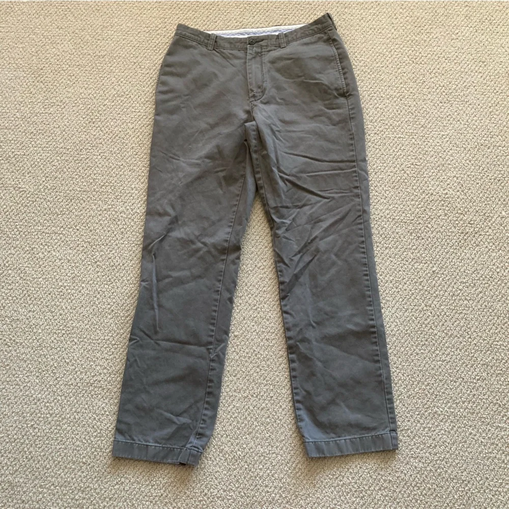 J. Crew Classic Chino Pants Grey Bottoms Men’s Size W 32 x L 32 FLAW HOLE