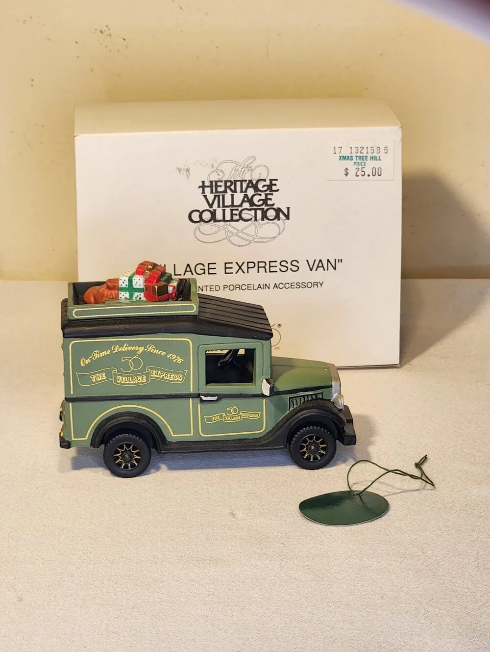 Department 56 Village Express Van Christmas Green Retired 5865.3 Box