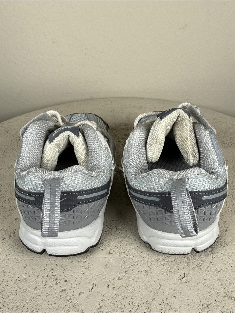 Nike Vomero 5 (TD) Kids Gray and White Athletic Sneakers