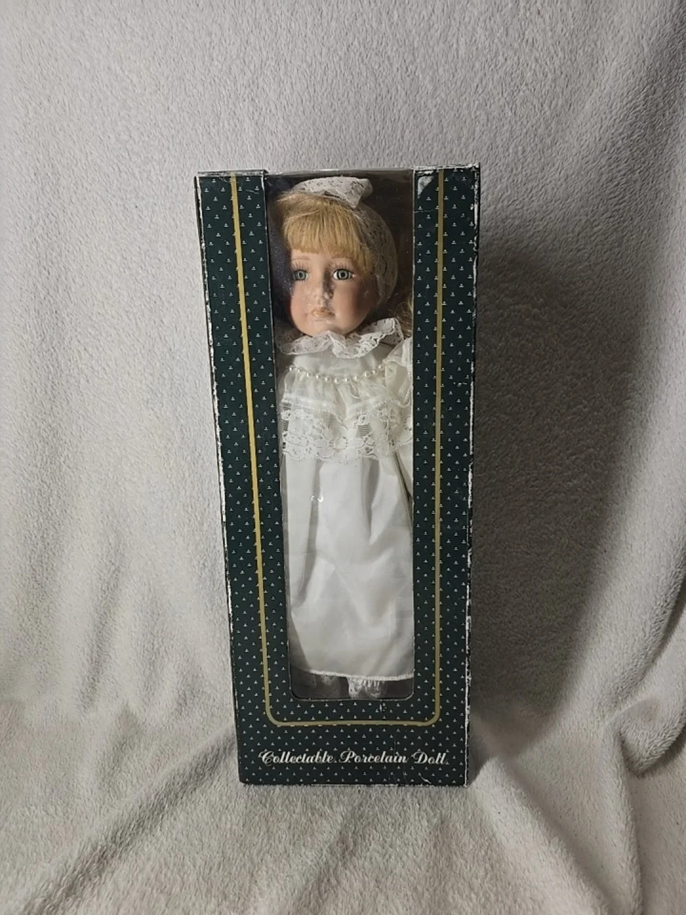 Source Unknown beautiful porcelain