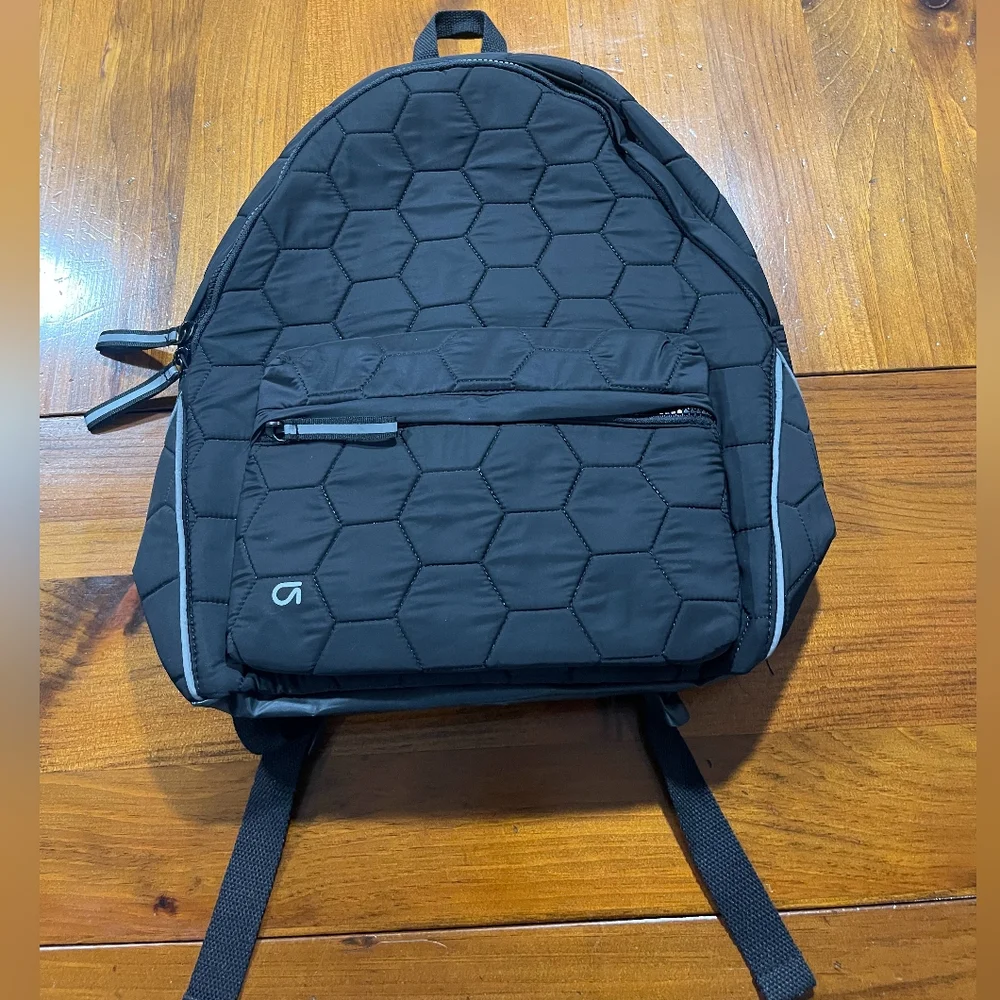 GAP Fit Black Nylon Everyday Padded Backpack Unisex Reflective‎