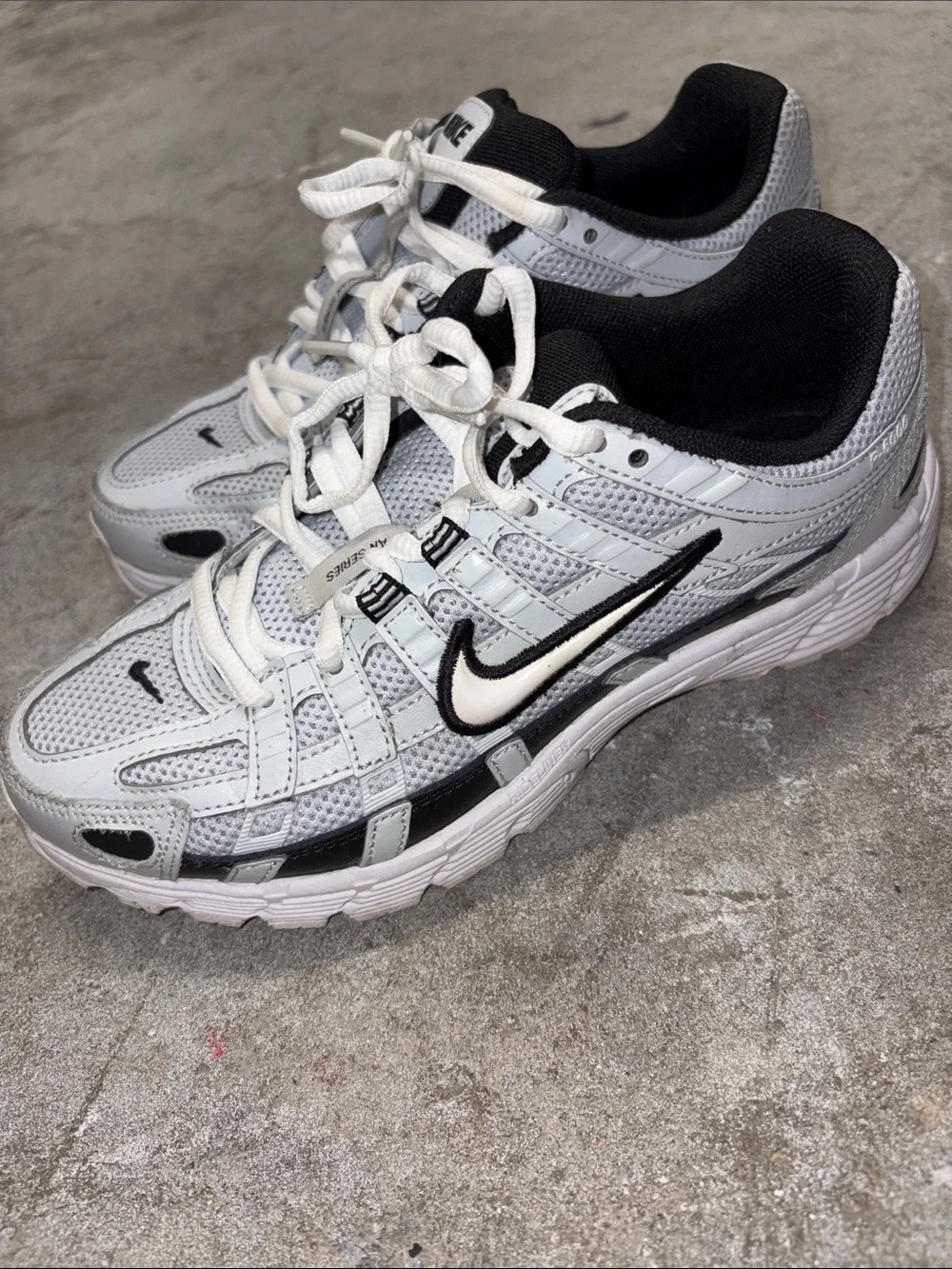 Nike White and Black Mesh Athletic Sneakers