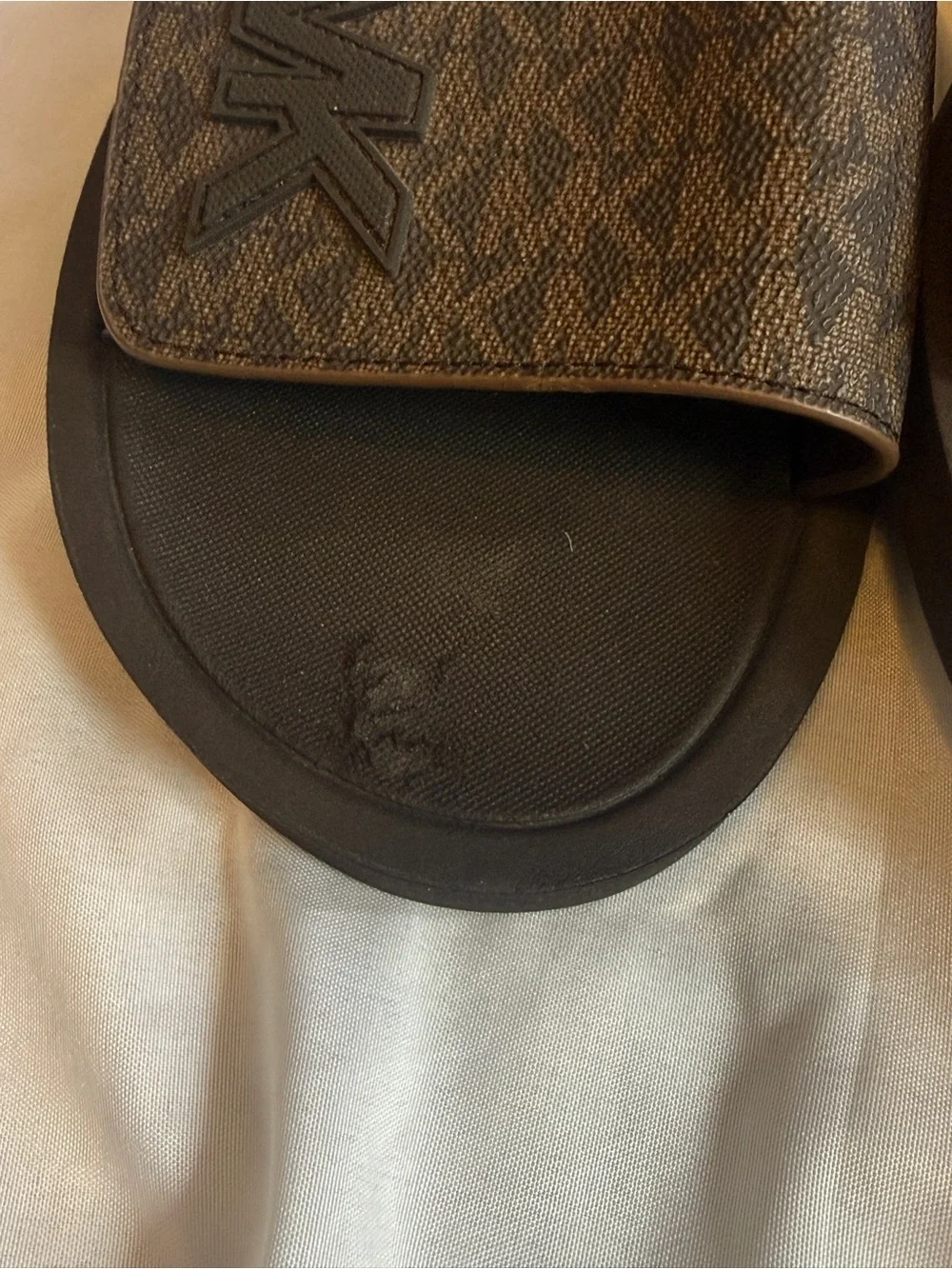 Michael Kors mk signature