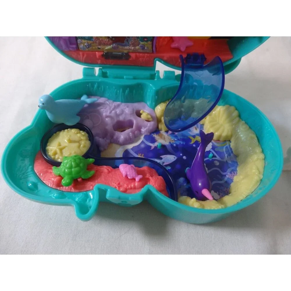 Polly Pocket Hedgehog Cafe Compact Playset  + Polly Pocket Otter Aquarium Compac