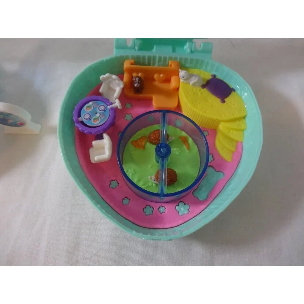 Polly Pocket Hedgehog Cafe Compact Playset  + Polly Pocket Otter Aquarium Compac