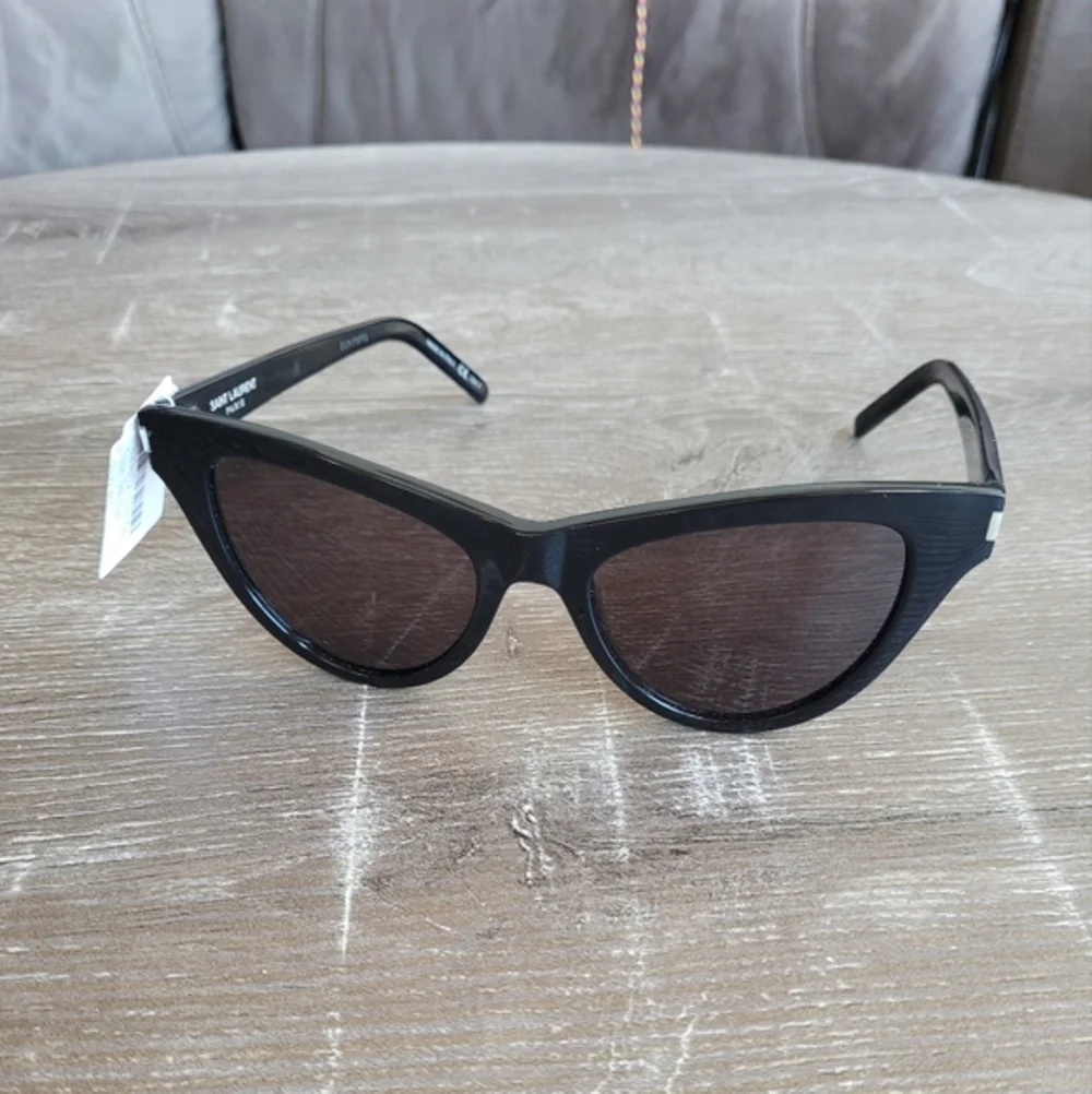 SAINT‎ LAURENT Black Cateye Sunglasses SL425