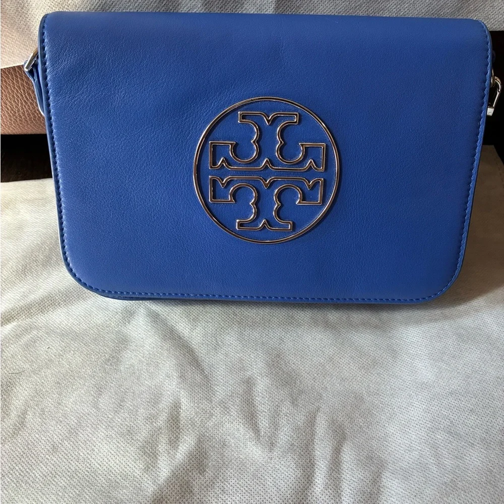 Tory Burch Miller Crossbody • Signature Logo • Like New • Classic Leather
