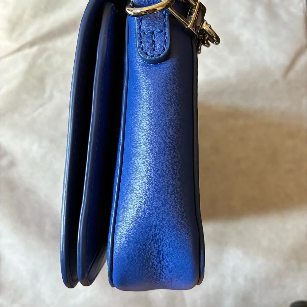 Tory Burch Miller Crossbody • Signature Logo • Like New • Classic Leather