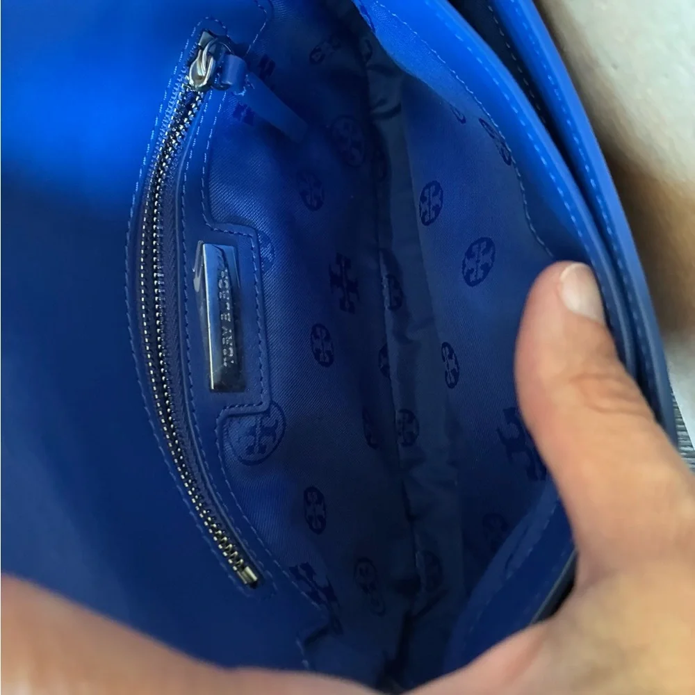 Tory Burch Miller Crossbody • Signature Logo • Like New • Classic Leather
