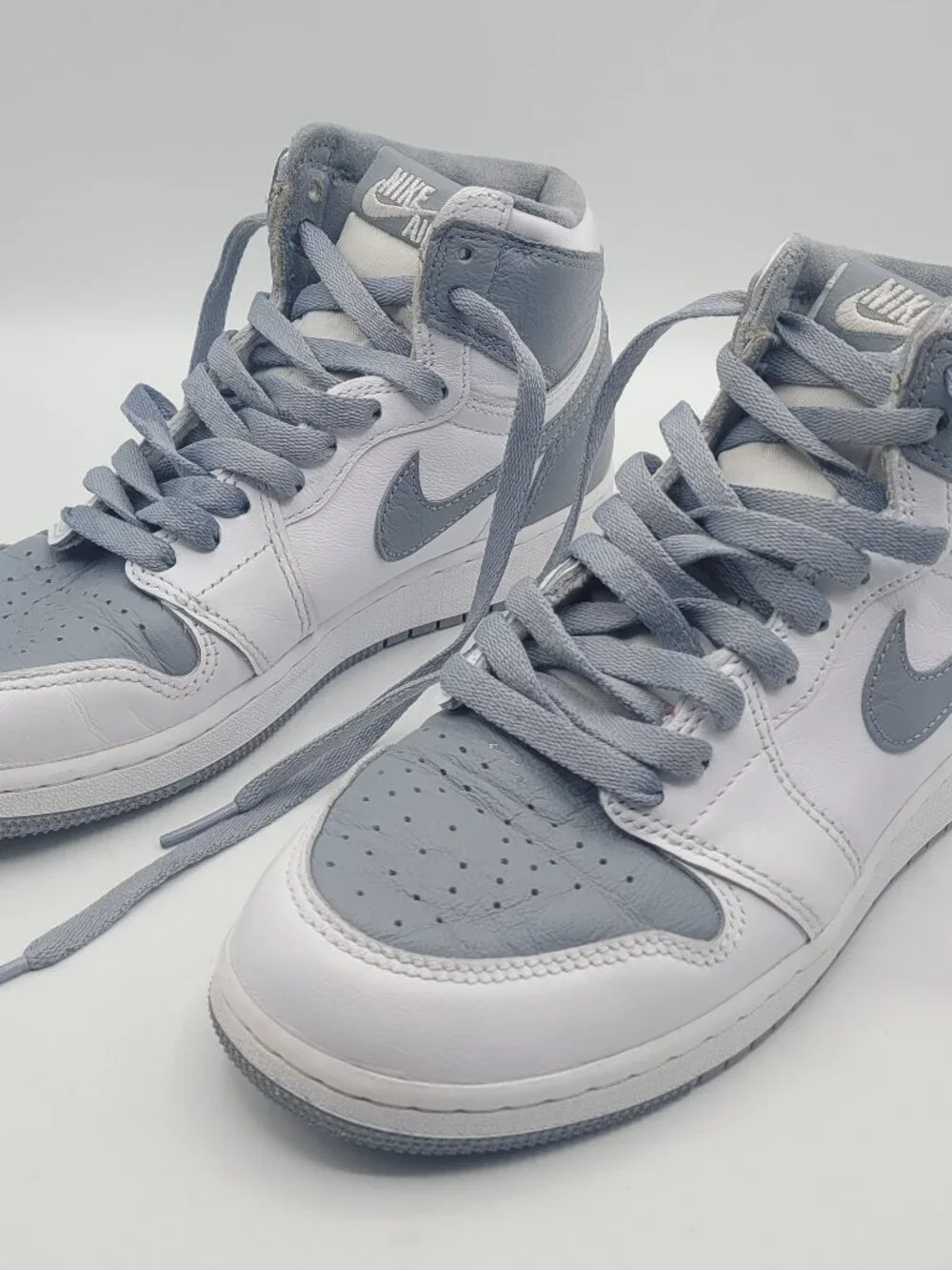 Nike Air Jordan 1 Retro High OG Shoes Youth Size 5.5Y Gray Stealth 575441-037