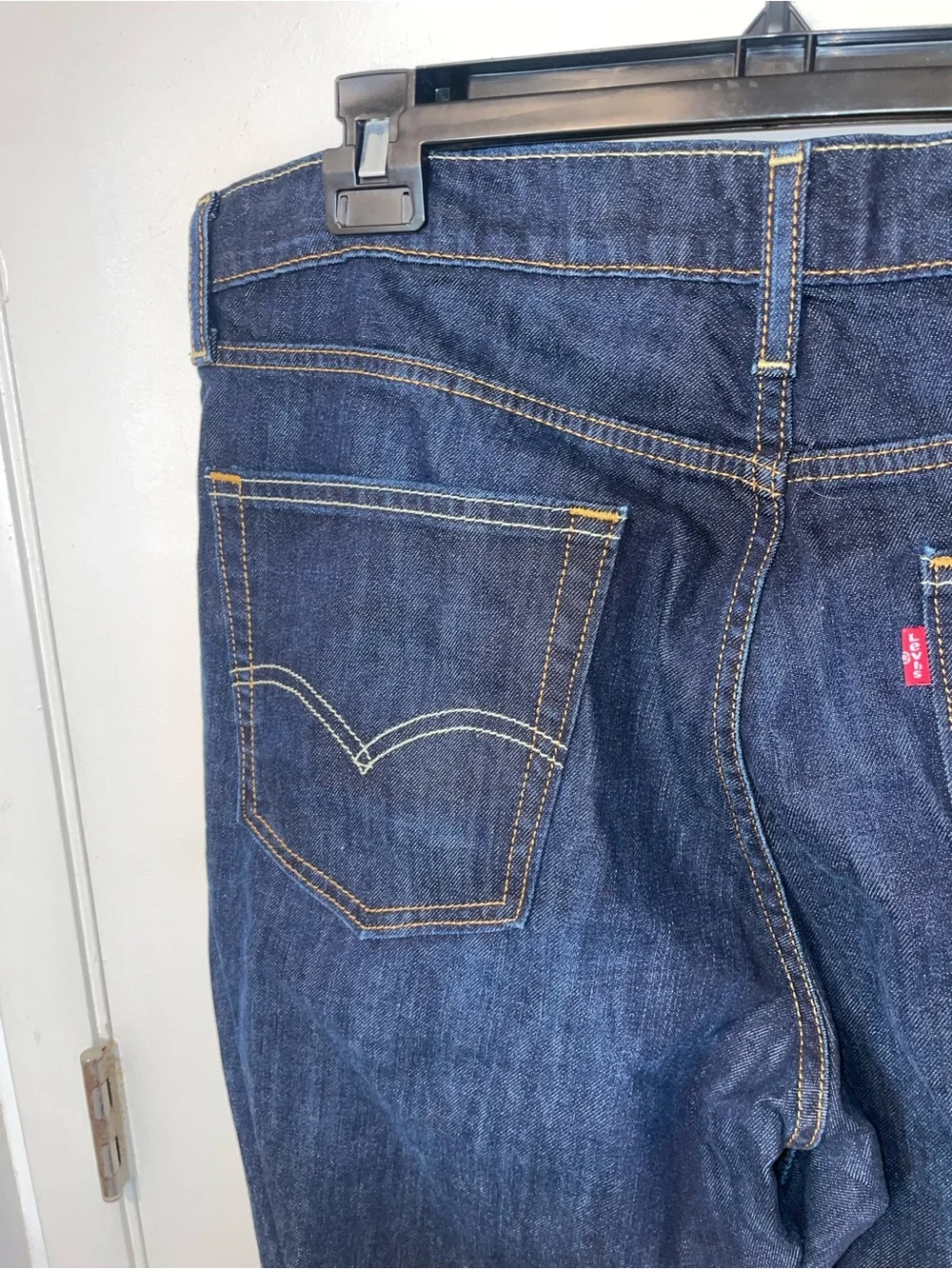 Levis color outfits