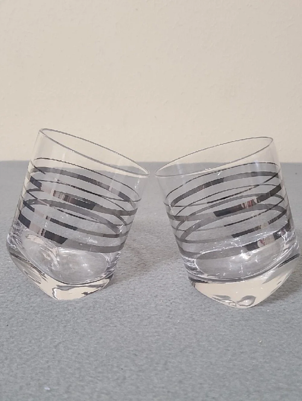 2 Tilted Whiskey Glasses Bourbon Clear Glass‎ Tumblers Barware Silver Stripes