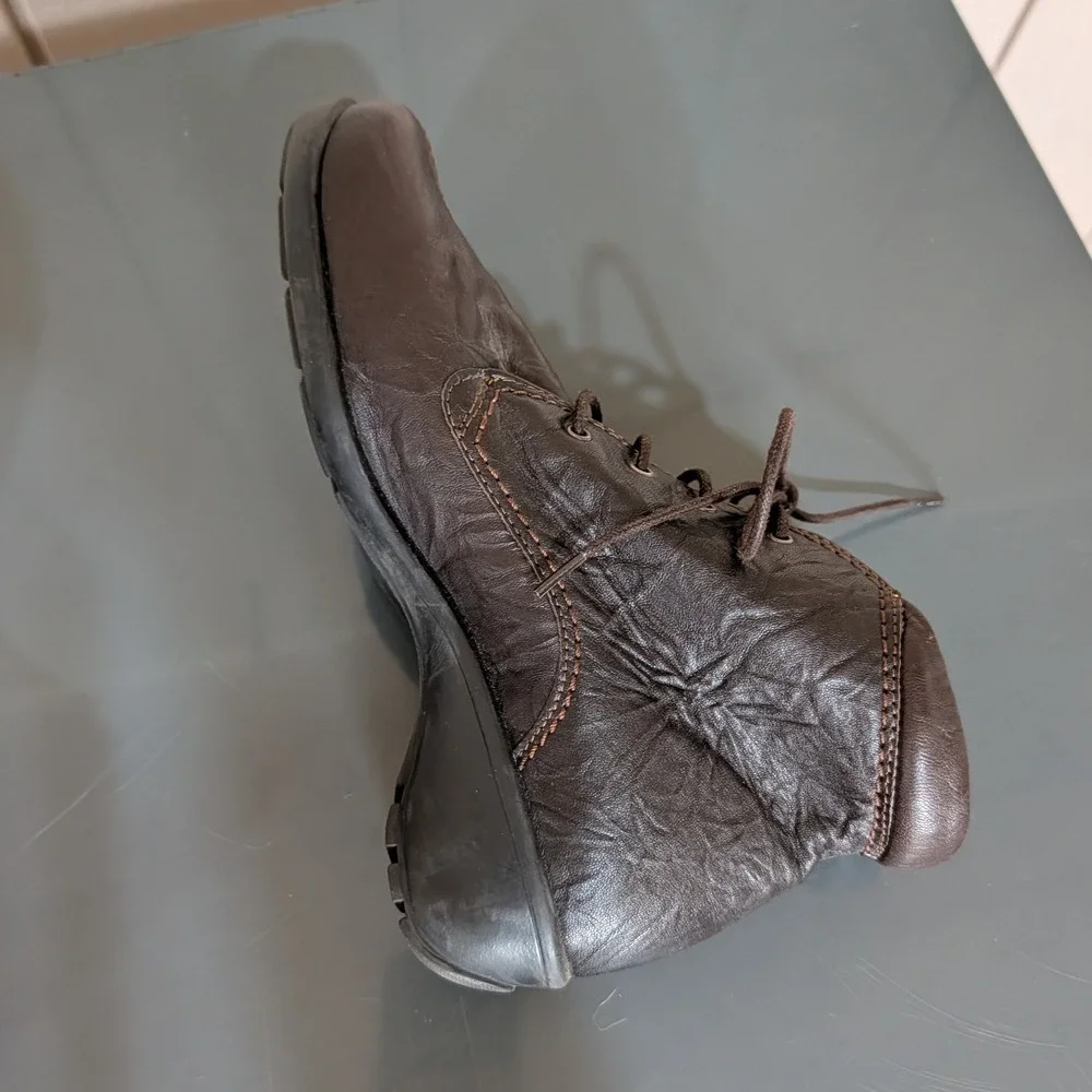 Sanita brown leather